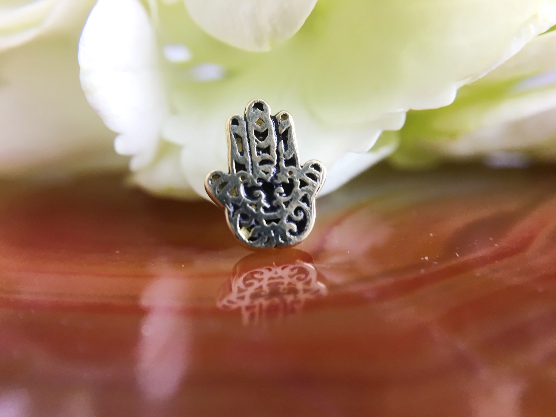 BVLA Threaded Hamsa Hand